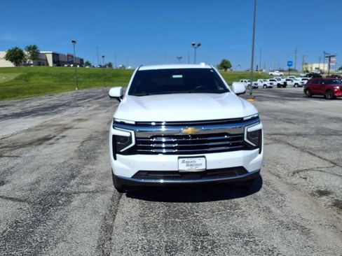 Used 2025 Chevrolet Tahoe LT AWD/4WD image 3