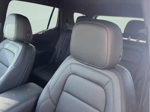 New 2026 Chevrolet Equinox LT w/ Convenience Package II image 11