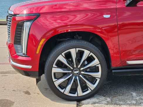 Certified 2025 Cadillac Escalade Premium Luxury w/ Touring Package AWD/4WD image 29