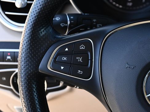 Used 2019 Mercedes-Benz GLC 300 4MATIC image 29