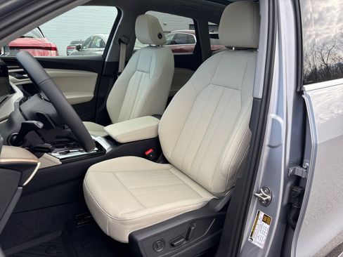 Used 2025 Audi Q5 Premium Plus w/ Premium Plus AWD/4WD image 30