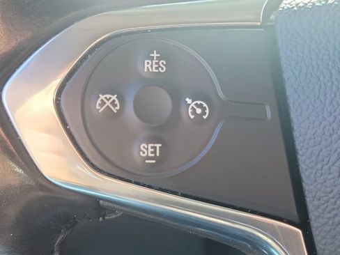 Used 2020 Chevrolet Traverse LT FWD image 11