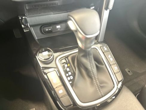 Certified 2024 Kia Seltos SX w/ SX Sunroof Package AWD/4WD image 24