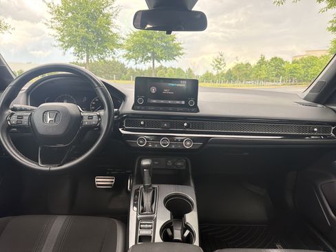 Used 2024 Honda Civic Sport image 29