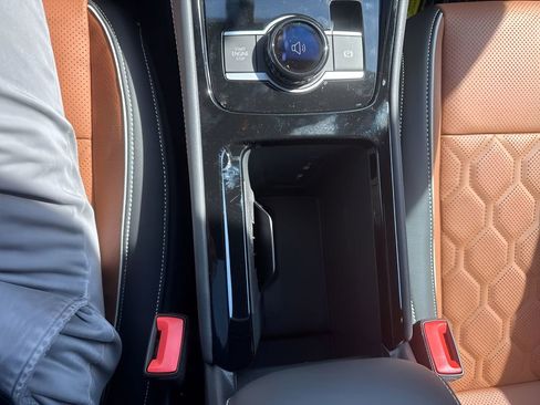 New 2026 Volkswagen Tiguan SEL R-Line AWD/4WD image 18