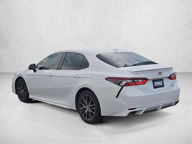 Used 2021 Toyota Camry SE w/ Convenience Package FWD image 4