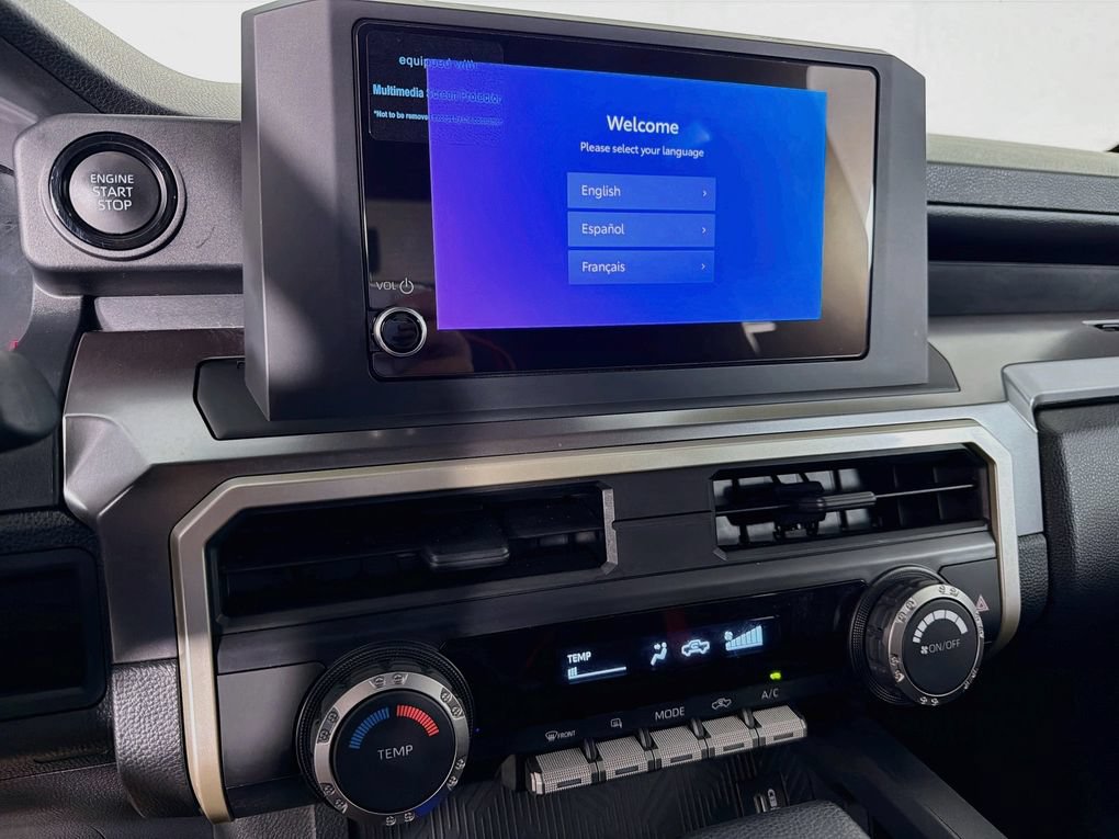 Used 2025 Toyota Tacoma SR5 AWD/4WD image 19