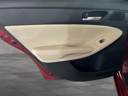 Used 2022 Toyota Avalon XLE w/ Moonroof Package image 24