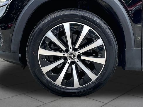 Certified 2022 Mercedes-Benz GLB 250 4MATIC image 11
