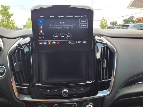 Used 2023 Chevrolet Traverse LT FWD image 31