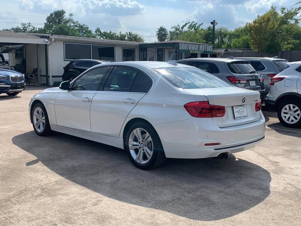 Used 2017 BMW 330i Sedan RWD image 5