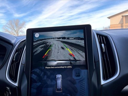 Used 2024 Ford Edge SEL image 19