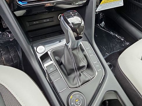 New 2026 Volkswagen Taos SE AWD/4WD image 13