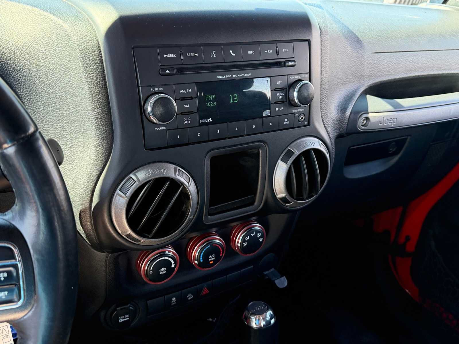Used 2016 Jeep Wrangler Unlimited Sport w/ Connectivity Group AWD/4WD image 19