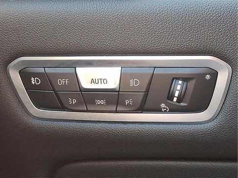 Used 2020 BMW X6 xDrive40i w/ Executive Package image 29