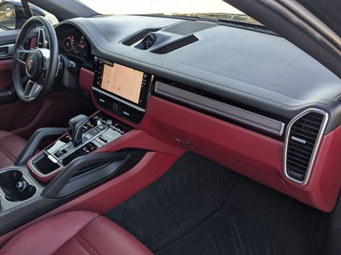 Certified 2023 Porsche Cayenne Coupe image 26