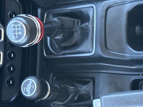 Used 2023 Jeep Gladiator Sport image 36