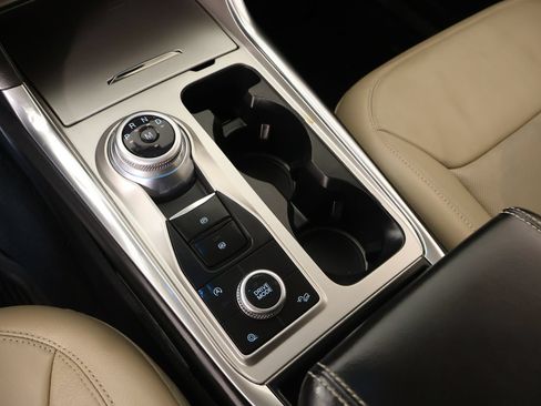 Used 2020 Ford Explorer Limited AWD/4WD image 9