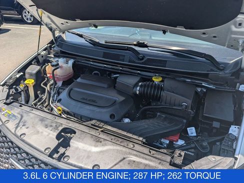 Used 2024 Chrysler Pacifica Touring-L FWD image 35