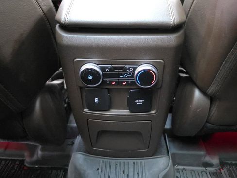 Used 2022 Ford Explorer King Ranch w/ Premium Technology Package image 18