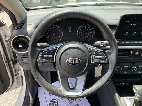 Used 2020 Kia Forte LXS FWD image 25