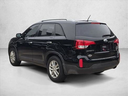 Used 2015 Kia Sorento LX image 7