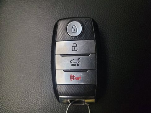 Used 2019 Kia Sorento SX image 32