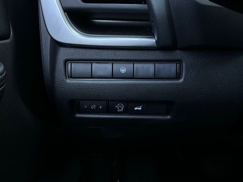 Used 2025 Nissan Rogue SV image 22