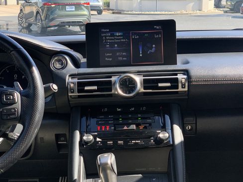 Used 2022 Lexus IS 350 F Sport image 31