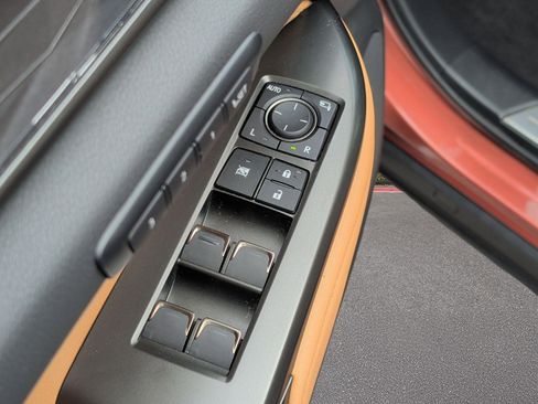 Used 2025 Lexus NX 250 FWD w/ Premium Package image 9