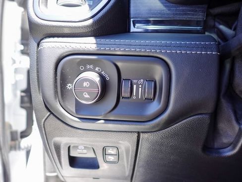 Used 2022 RAM 1500 Limited w/ Body Color Bumper Group AWD/4WD image 18