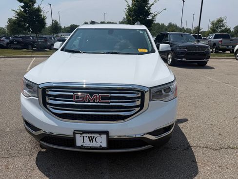 Used 2017 GMC Acadia SLE AWD/4WD image 2