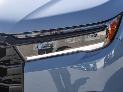 New 2026 Honda Pilot Sport image 5