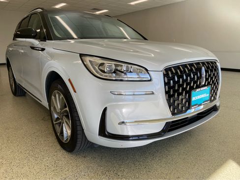 Used 2025 Lincoln Corsair Grand Touring image 5