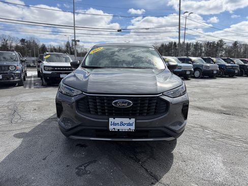 Certified 2023 Ford Escape Active AWD/4WD image 11