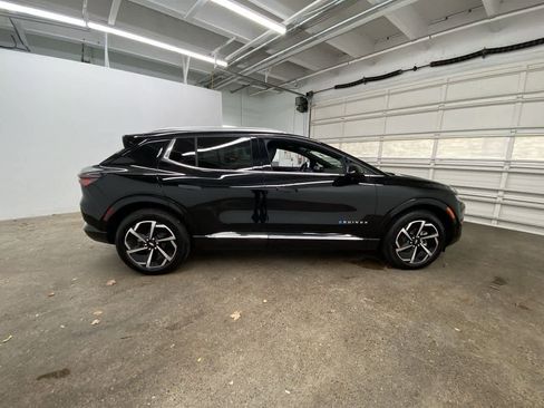 Used 2025 Chevrolet Equinox EV LT w/ Convenience Package image 7