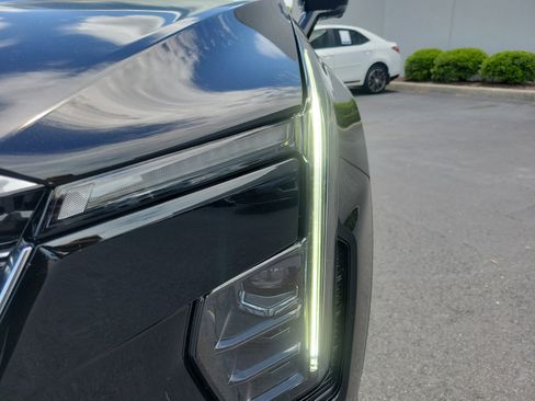 Certified 2025 Cadillac XT4 Premium Luxury FWD image 9