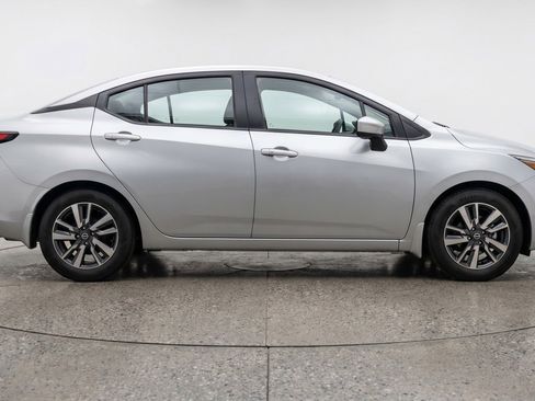 Used 2025 Nissan Versa SV FWD image 11