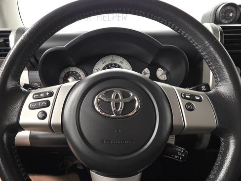 Used 2014 Toyota FJ Cruiser 4WD w/ Upgrade Package image 32