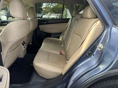 Used 2017 Subaru Outback 2.5i Limited AWD/4WD image 9