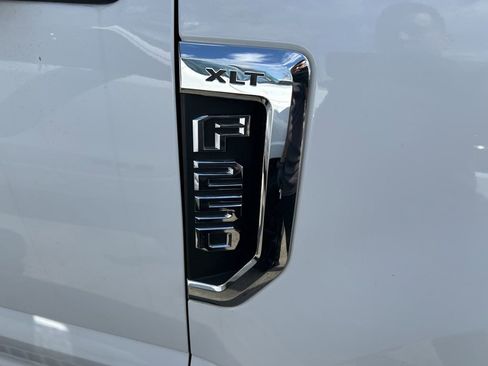 Used 2020 Ford F250 XLT w/ XLT Premium Package AWD/4WD image 6