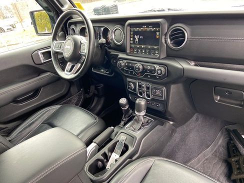 Used 2022 Jeep Gladiator Overland w/ Popular Equipment Package AWD/4WD image 25