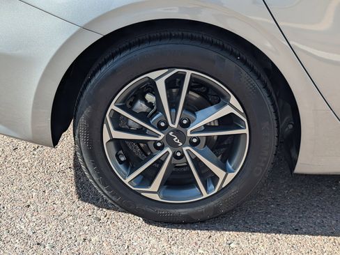 Certified 2024 Kia Forte LXS w/ LXS Technology Package image 7