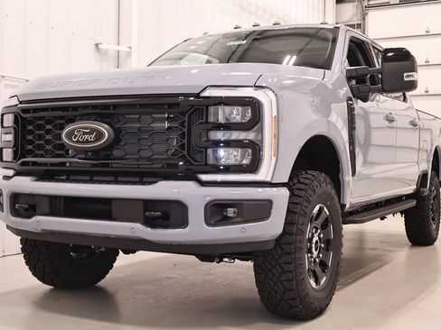 New 2026 Ford F250 Lariat w/ Tremor Off-Road Package AWD/4WD image 5