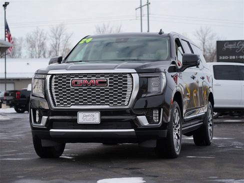Used 2024 GMC Yukon XL Denali w/ Advanced Technology Package image 7