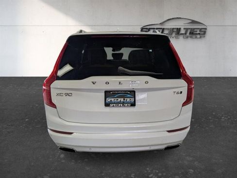 Used 2017 Volvo XC90 T6 Momentum w/ Vision Package image 9