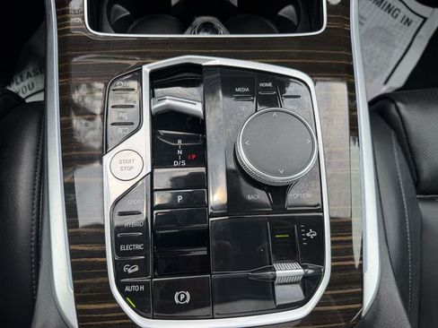 Used 2025 BMW X5 xDrive50e w/ Climate Comfort Package AWD/4WD image 38
