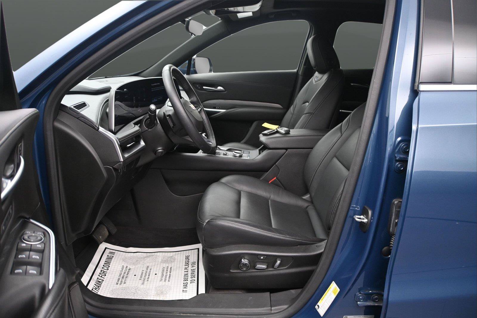 Used 2024 Cadillac XT4 Premium Luxury w/ Technology Package AWD/4WD image 9