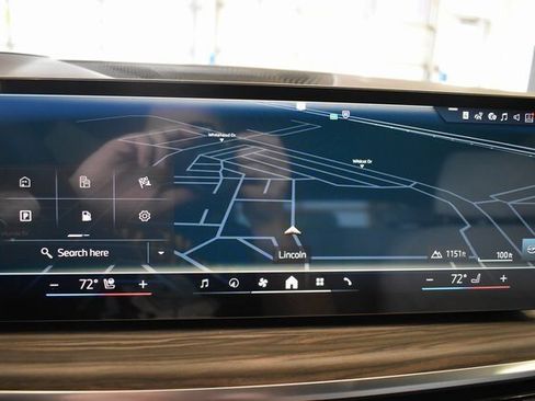 New 2026 BMW X5 xDrive50e image 8