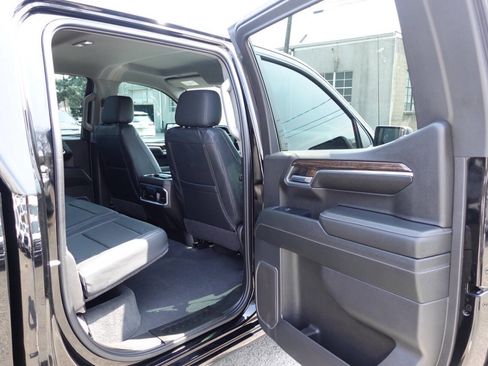 Used 2023 GMC Sierra 1500 Elevation w/ Preferred Package image 23